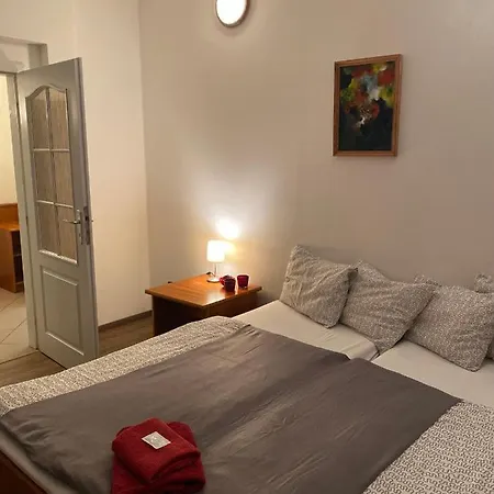 Restaurace U Vlkove بيت ضيافة Kamenice (Prague-East)